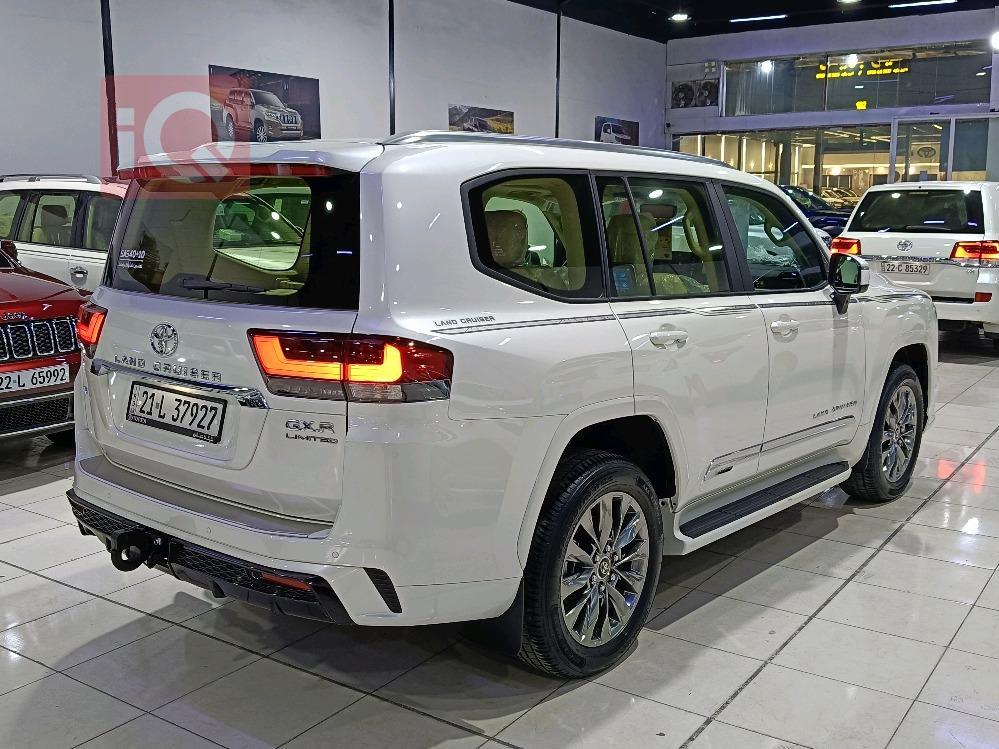 Toyota Land Cruiser